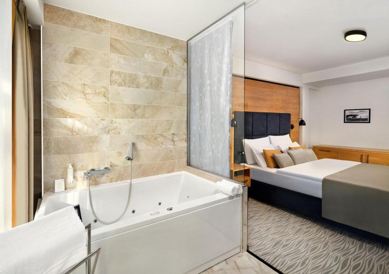 Hotel Galeria Thermal Besenova Ngoại thất bức ảnh
