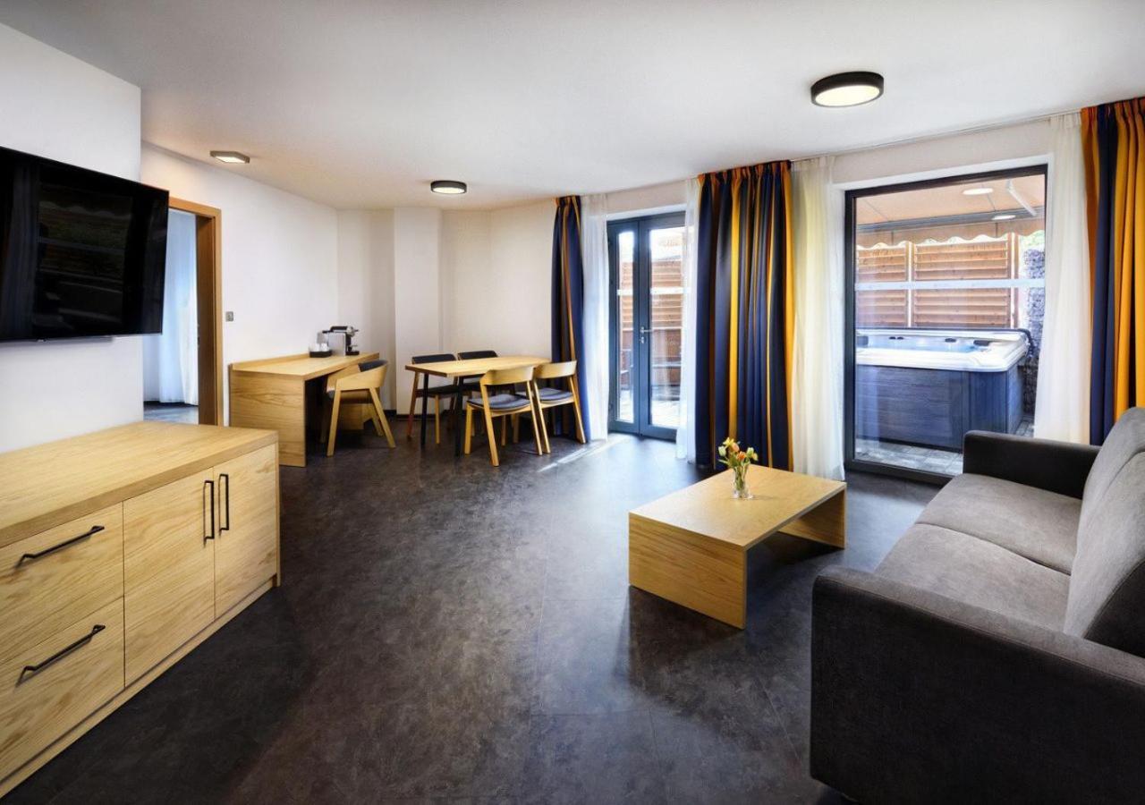 Hotel Galeria Thermal Besenova Ngoại thất bức ảnh