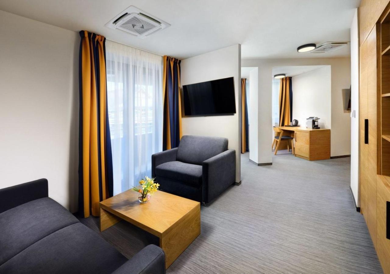Hotel Galeria Thermal Besenova Ngoại thất bức ảnh